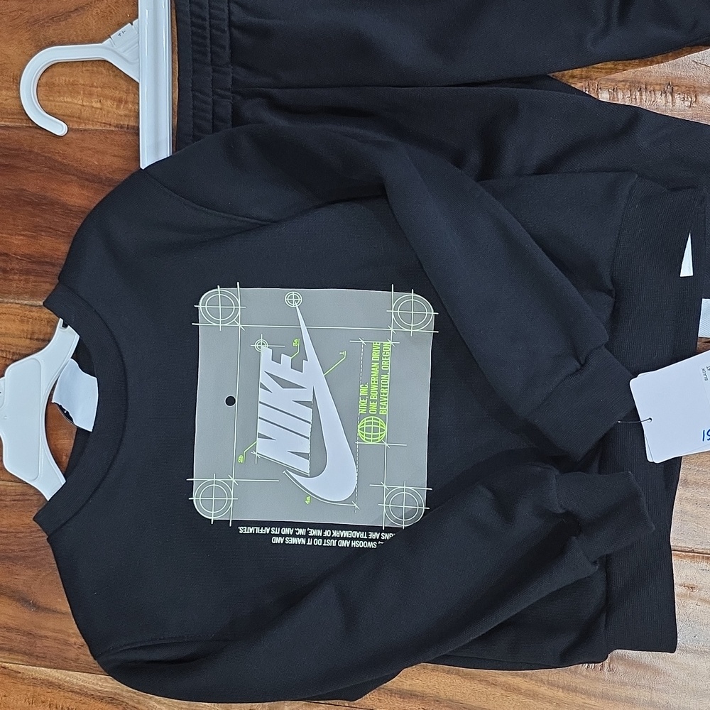 Nike Kids Black and Gray Sweatpants Set - Picture 2 of 4